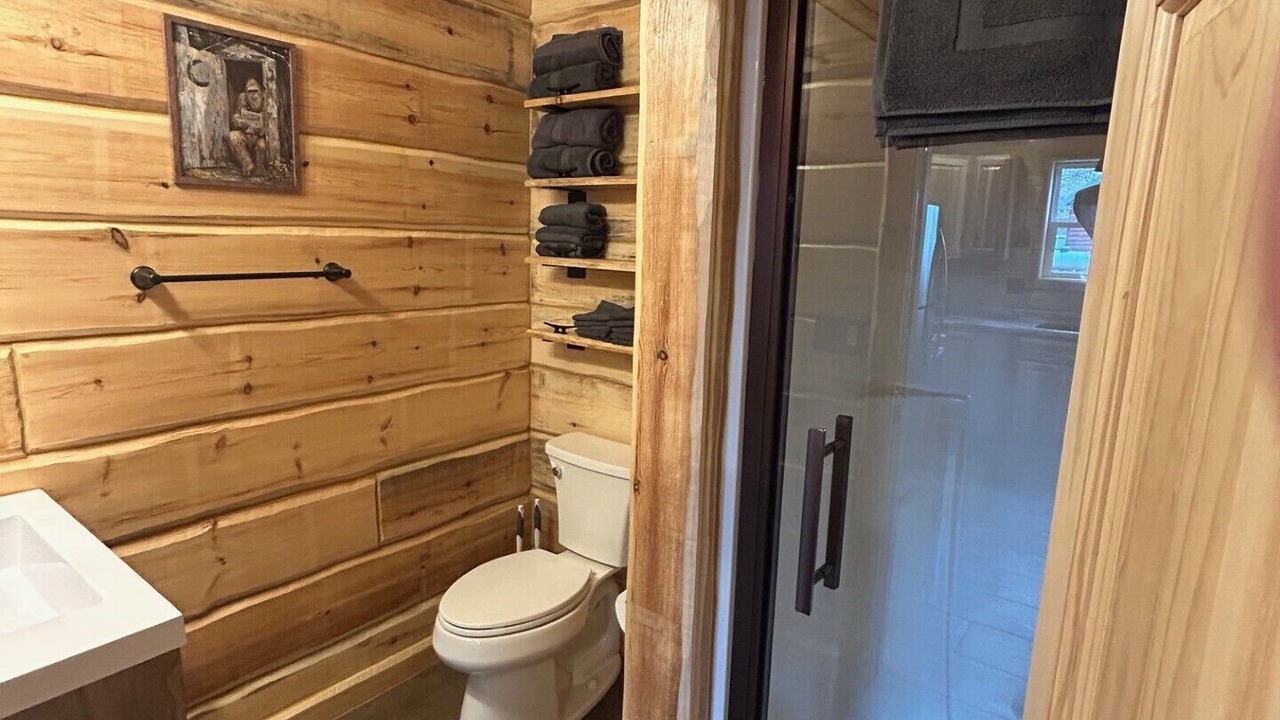 Photo of Bathroom in Hazelhurst