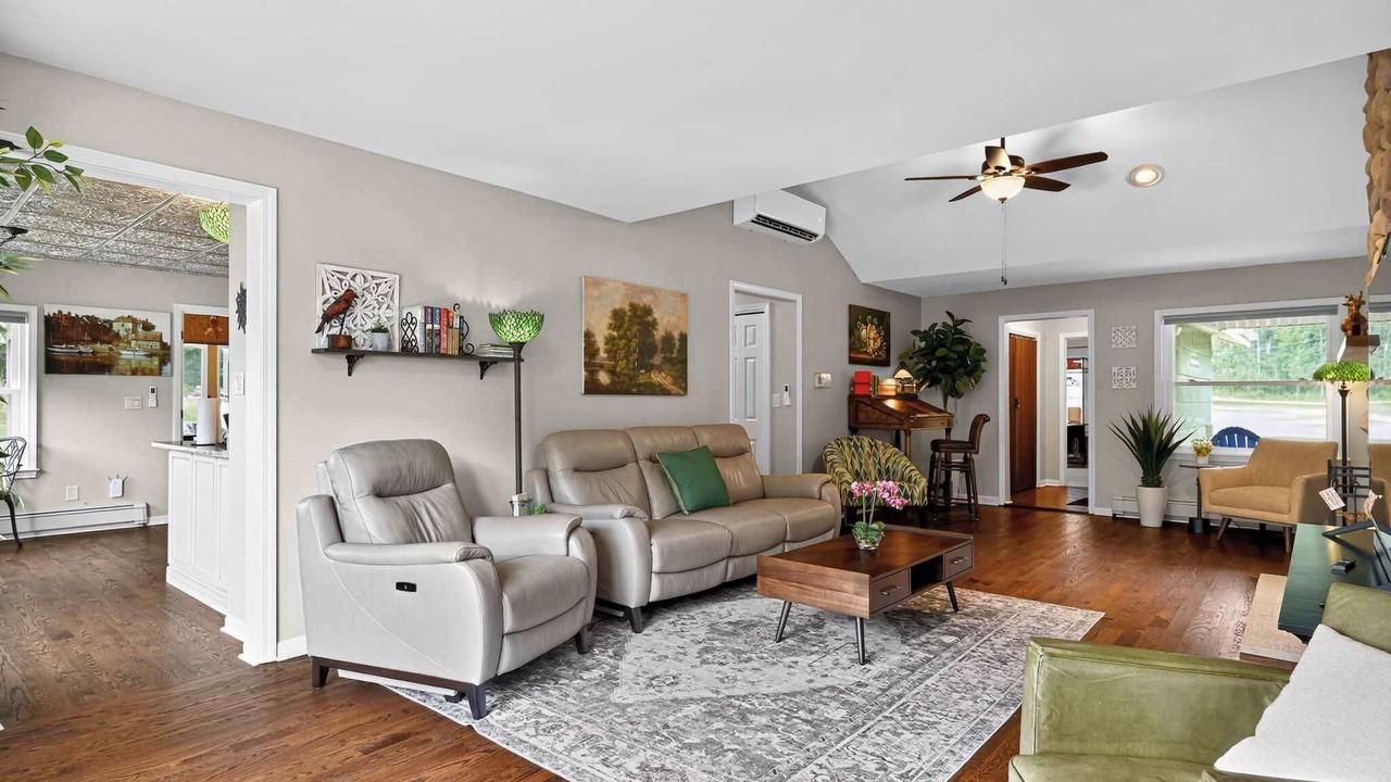 Photo of Livingroom in Onondaga