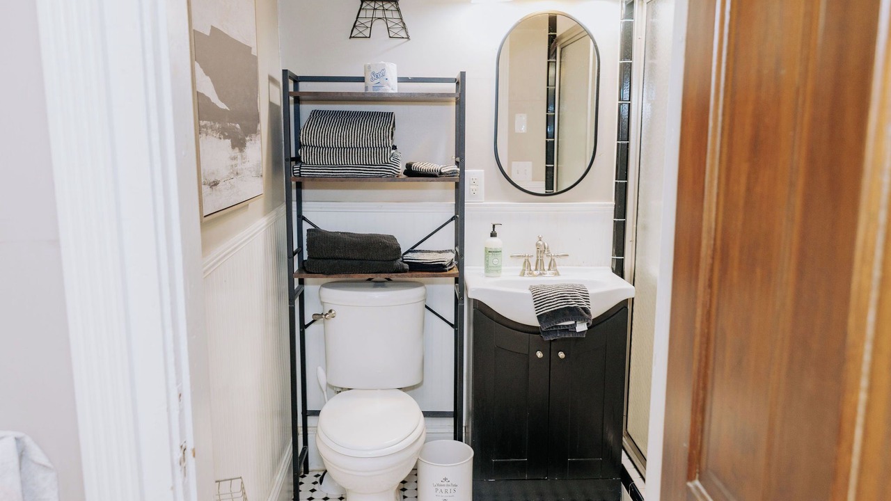 Photo of Bathroom in Bowling Green