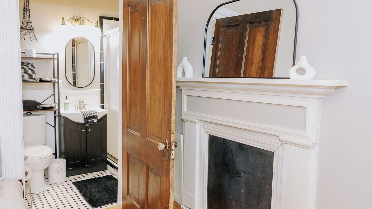 Photo of Bathroom in Bowling Green