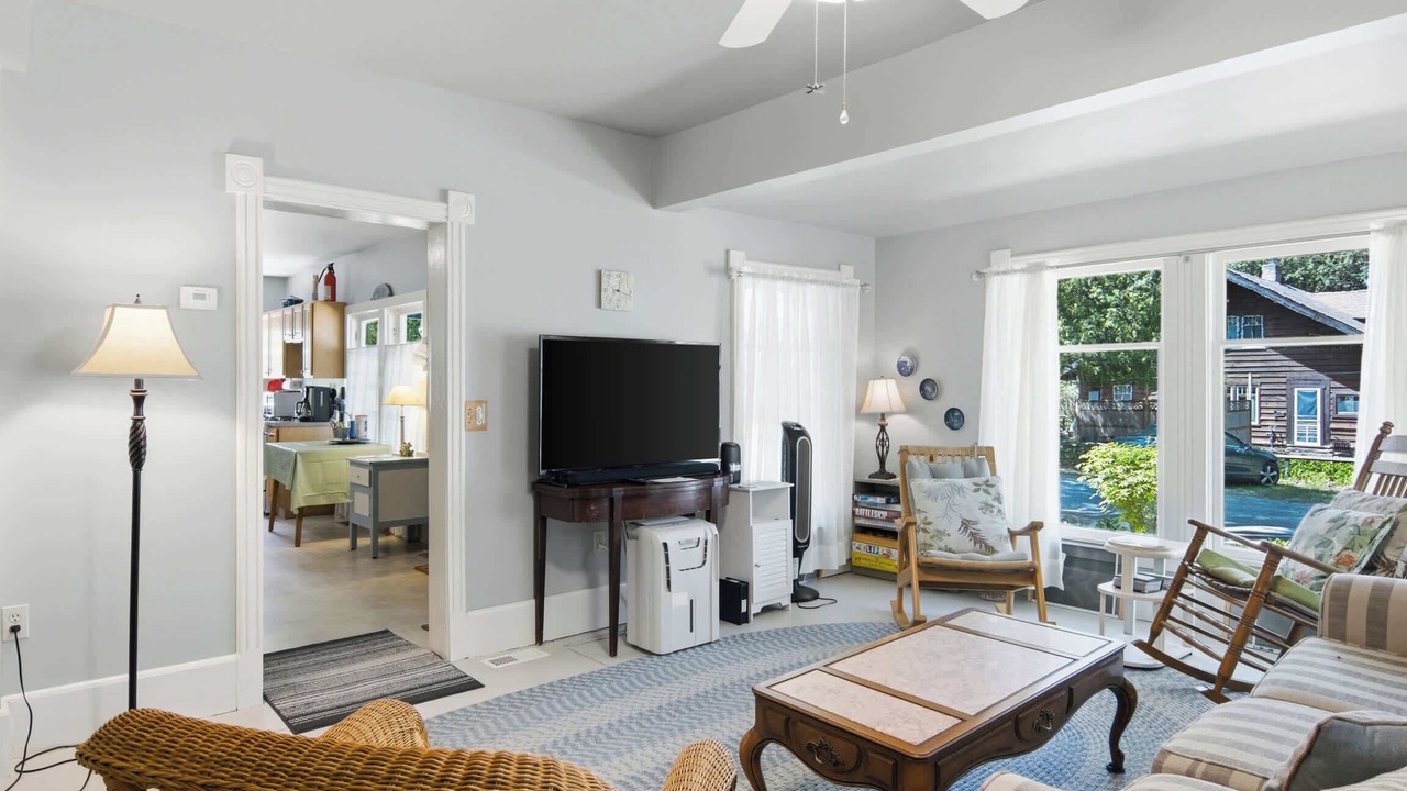 Photo of Livingroom in Alden