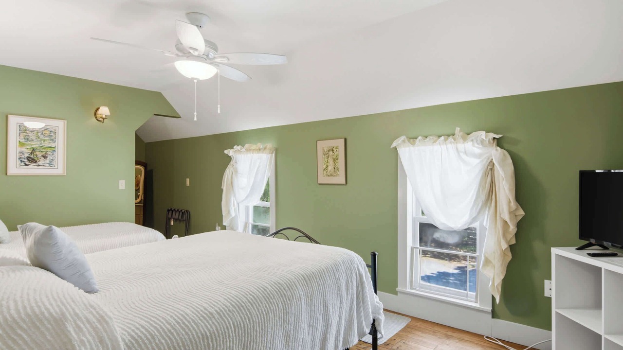 Photo of Bedroom in Alden