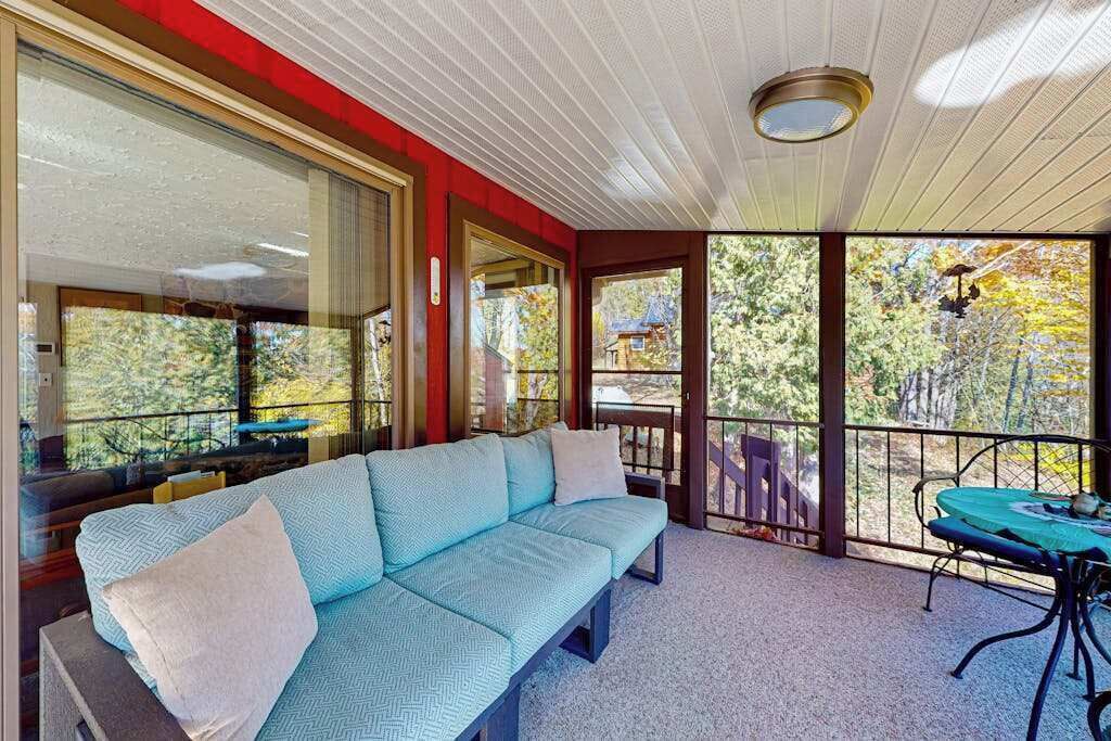 Photo of Livingroom in Thompsonville