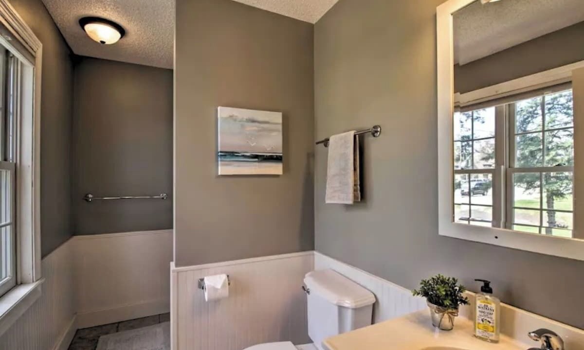 Photo of Bathroom in Walker