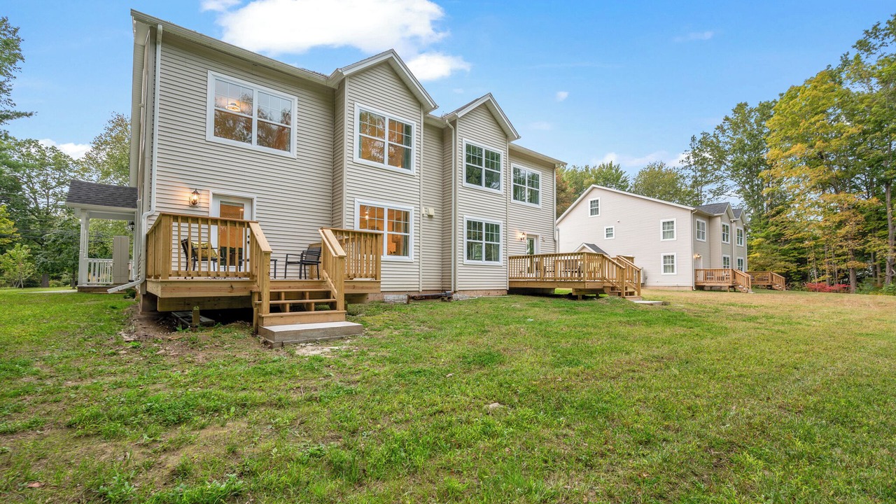Photo of Outdoor in Maple Hill