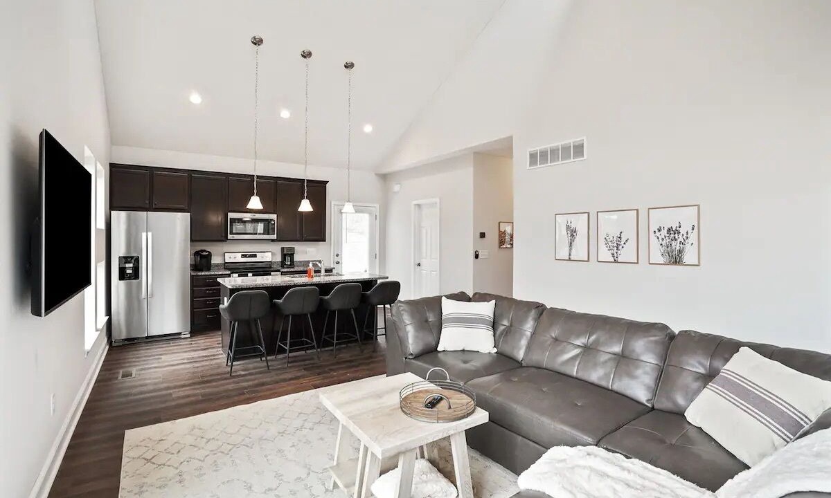 Photo of Livingroom in McArthur