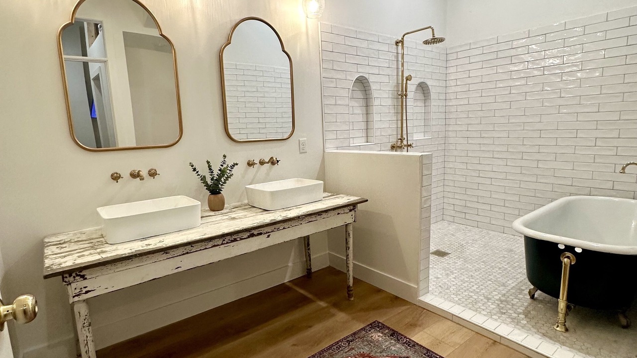 Photo of Bathroom in Downtown Louisville