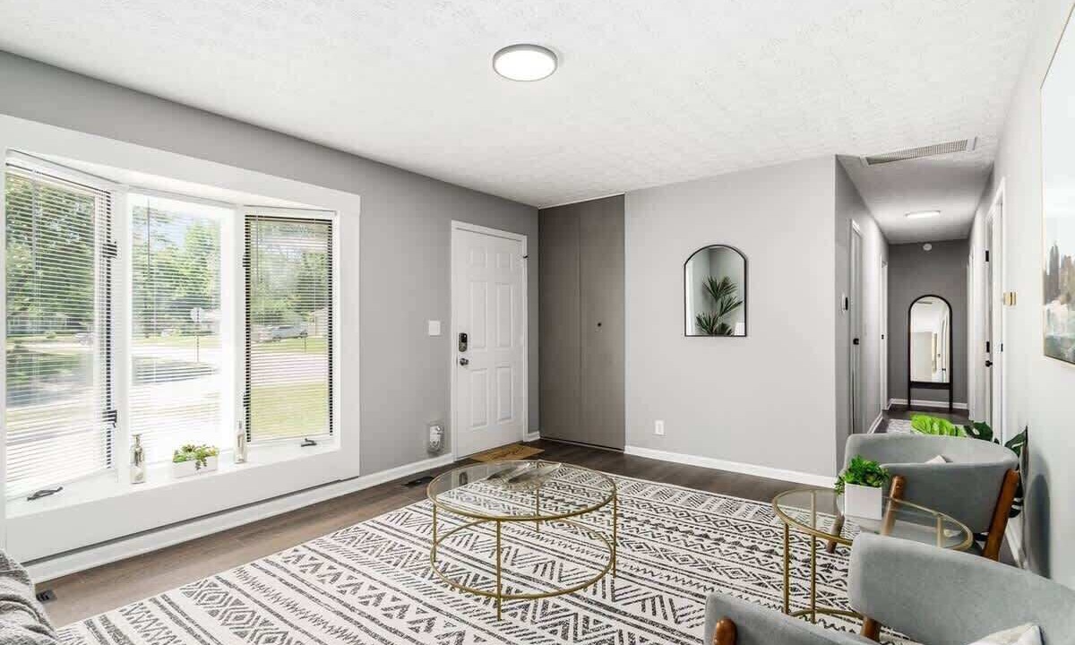 Photo of Others in Royal Manor