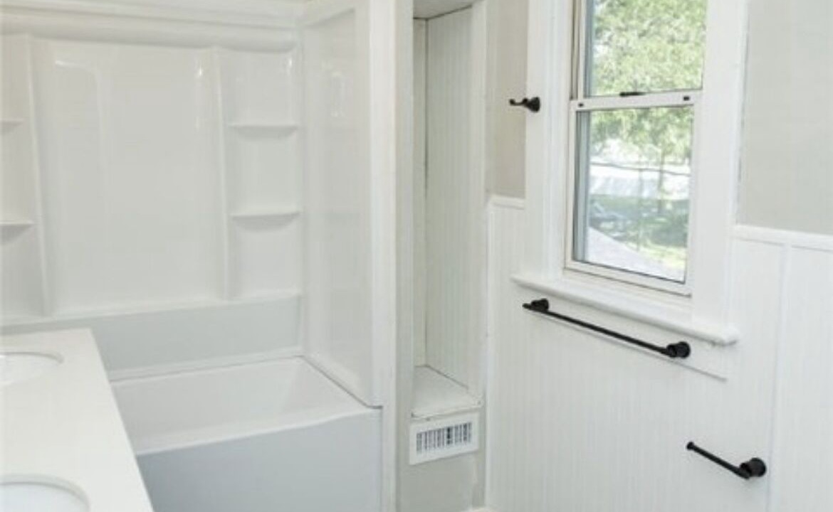 Photo of Bathroom in Findlay