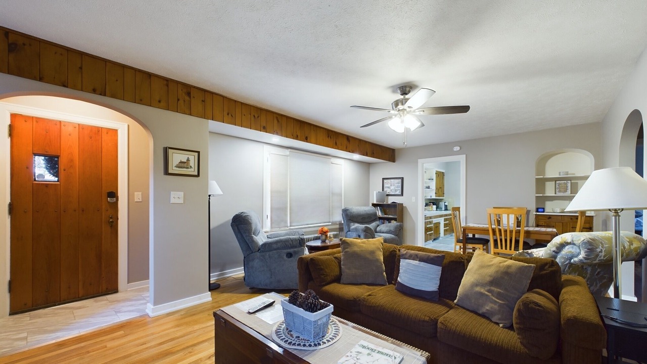 Photo of Livingroom in Harvey