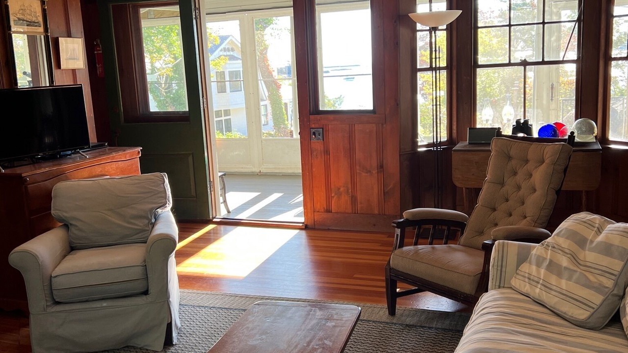 Photo of Livingroom in Gloucester