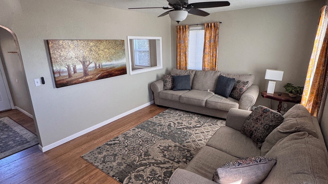 Photo of Livingroom in Plentywood