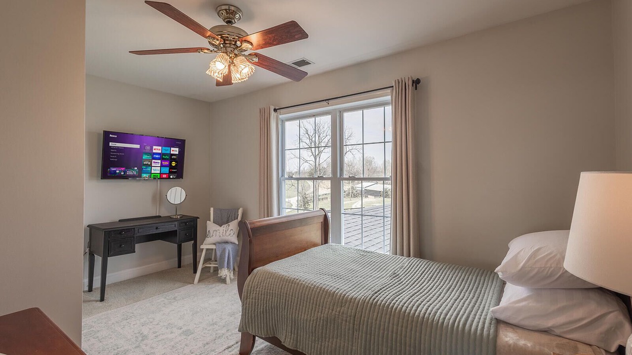Photo of Bedroom in Chaplin