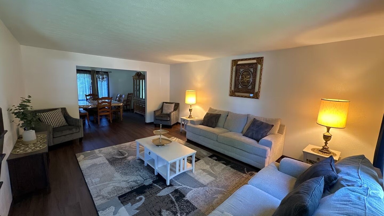 Photo of Livingroom in Parma Heights