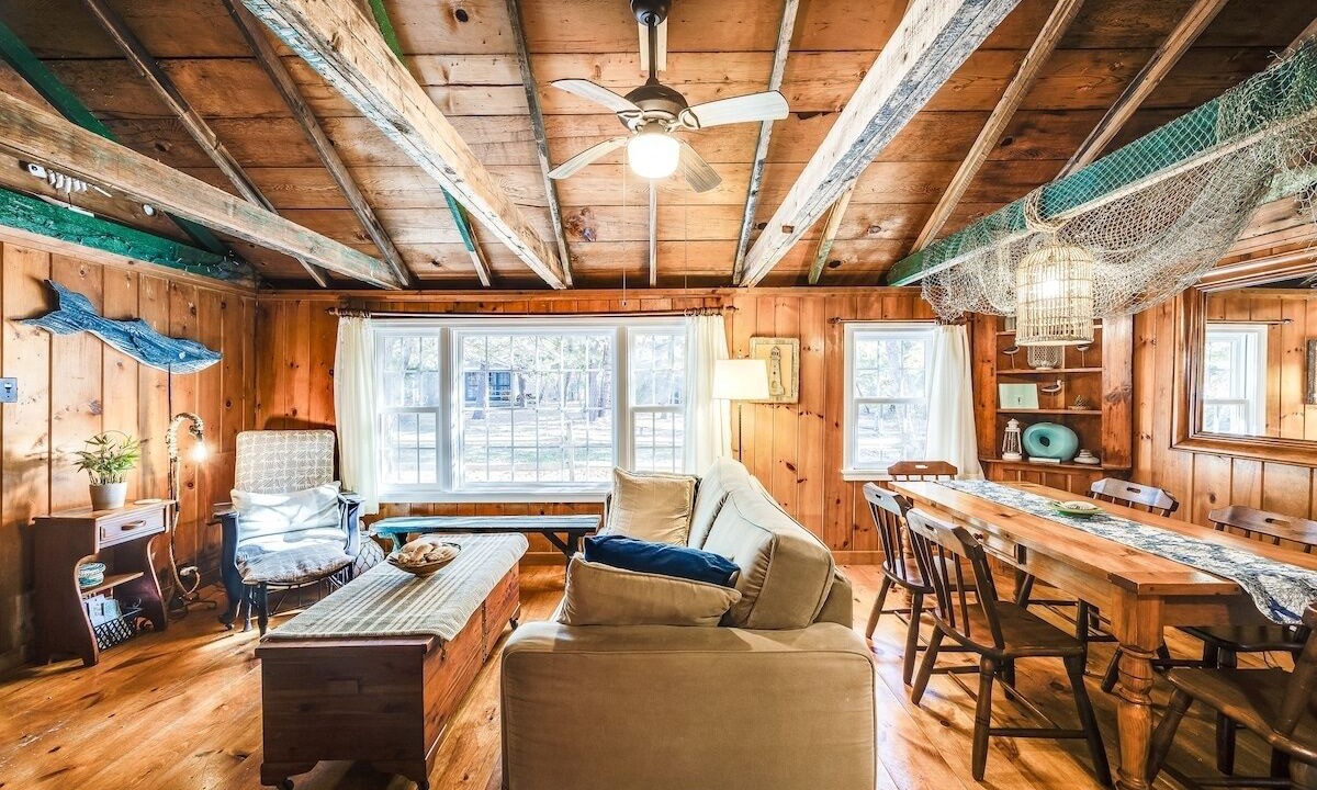Photo of Livingroom in Eastham