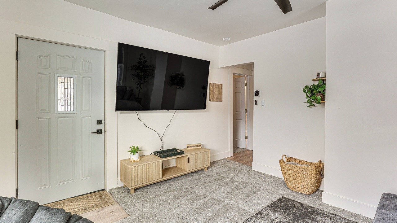 Photo of Livingroom in Youngstown
