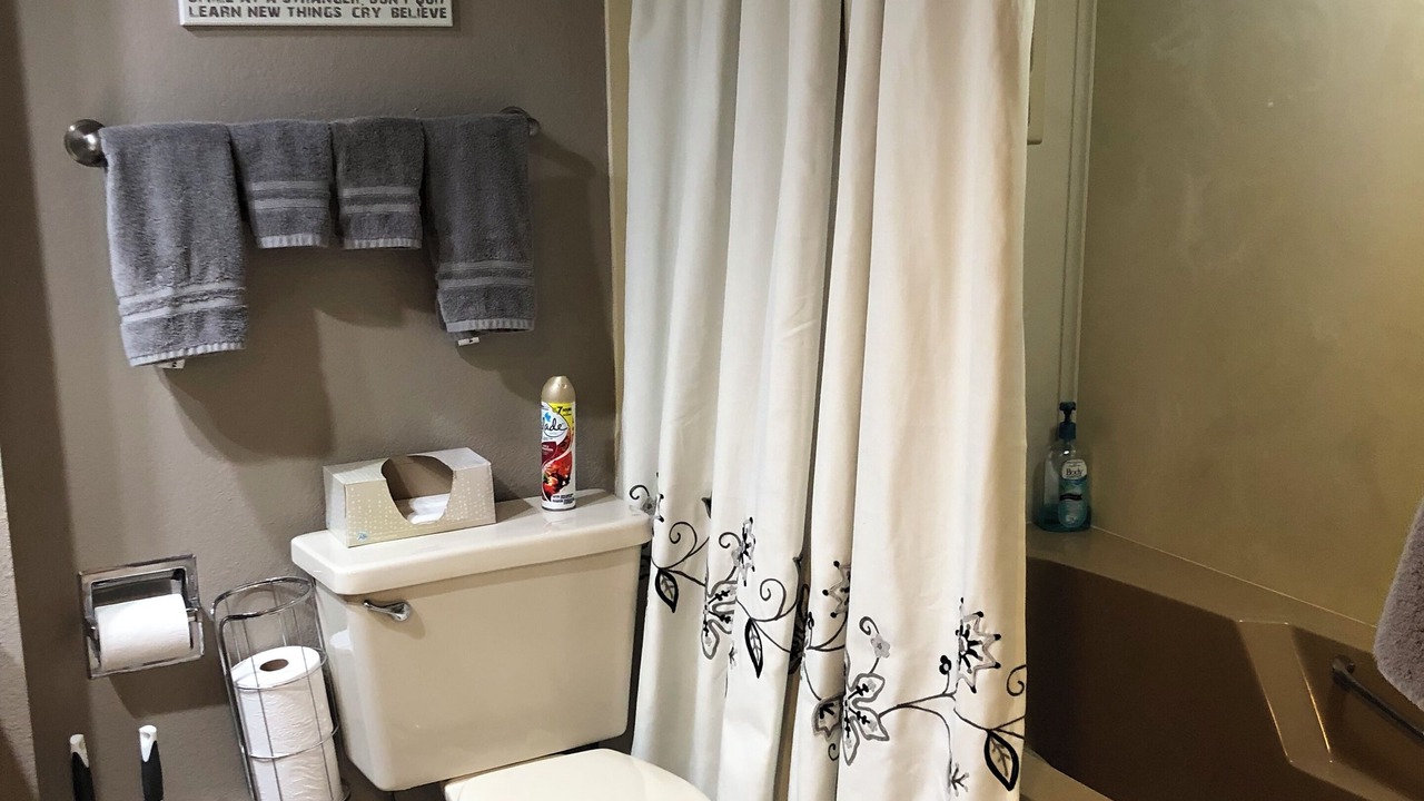 Photo of Bathroom in North Central Westminster