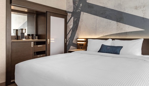 Basic Room, 1 King Bed, Non Smoking