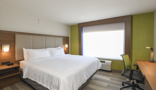 Suite, 1 King Bed, Accessible (Mobility Tran Shwr)