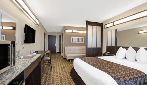 Room, 1 Queen Bed, Accessible, Non Smoking (Roll-In Shower)