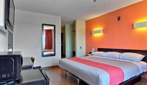 Deluxe Room, 1 King Bed, Non Smoking