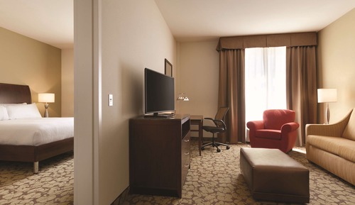 Suite, 1 King Bed, Accessible, Bathtub