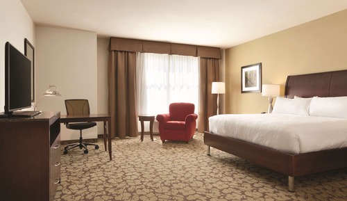 Junior Suite, 1 King Bed, Accessible