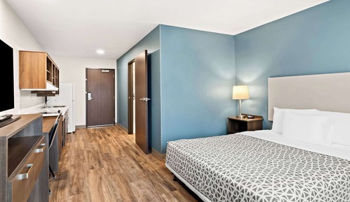 Room, 1 Queen Bed, Accessible, Non Smoking (Roll-In Shower)