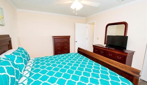 Condo, 1 King Bed with Sofa bed (Ramsgate 3)