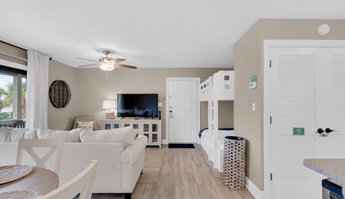 Condo, 1 King Bed with Sofa bed (Beachwood Villas 6D- Beach Time Oasis)