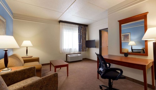 Suite, 1 King Bed, Non Smoking (2 Room)