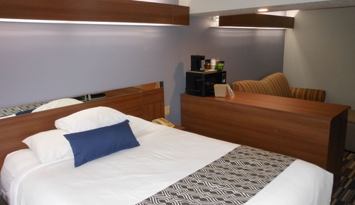 Studio Suite, 1 Queen Bed, Accessible, Non Smoking (Mobility)