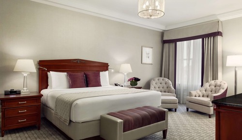 Fairmont Gold Signature Room, 1 King Bed