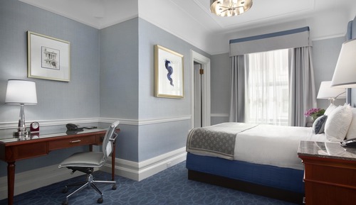 Signature Room, 1 King Bed (Best view of Church & Public Library)