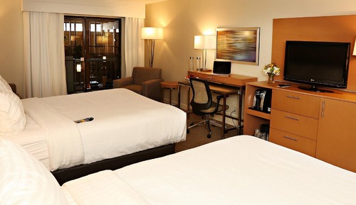 Standard Room, Multiple Beds, Pool Access