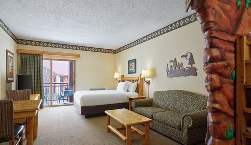 Room (Wolf Den-Waterpark Included)