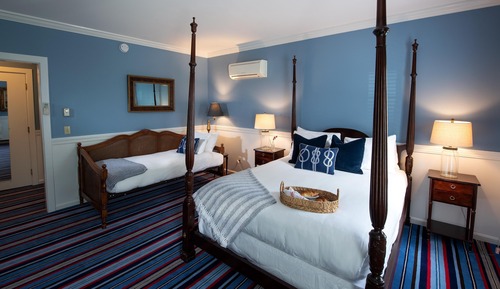 Room (Dock Square Queen)
