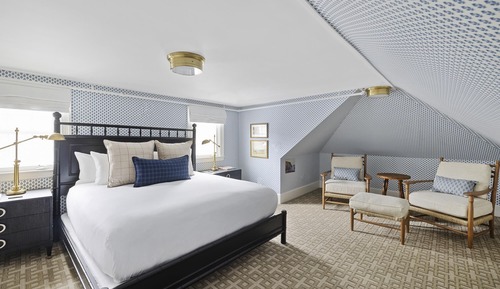 Room (Hackenberg King with Seating Area)