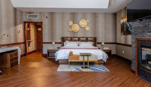 Executive Room, Hot Tub (Fireplace)