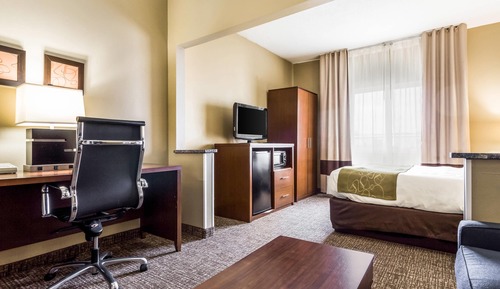 Suite, 1 Queen Bed with Sofa bed, Accessible, Non Smoking