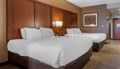 Lakeview Deluxe Balcony Suite