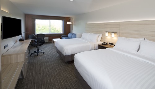 Suite, 1 King Bed, Accessible