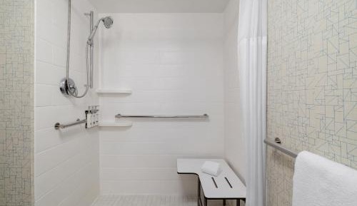 Queen Room - Disability Access