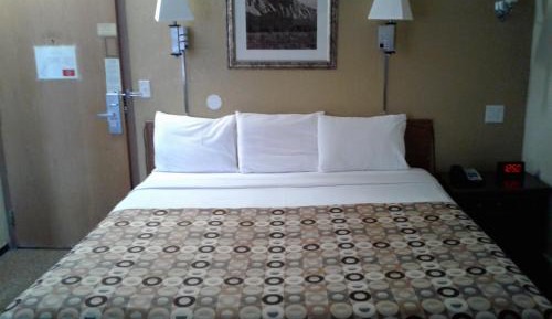 King Room - Non-Smoking