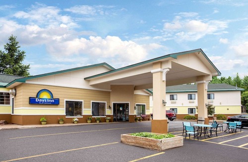 Marquette Hotel | Days Inn by Wyndham Marquette