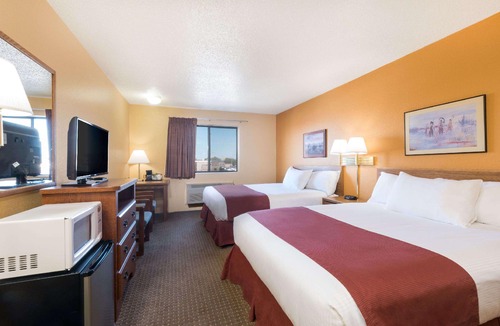 Pinnacles Entrance Badlands Hotel | Days Inn by Wyndham Wall