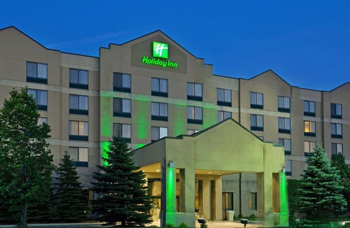 Bolingbrook Hotel | Holiday Inn Hotel & Suites Bolingbrook, an Ihg Hotel