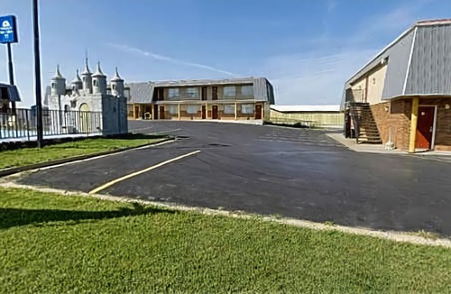 Pinnacles Entrance Badlands Hotel | Americas Best Value Inn Wall