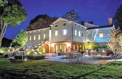 Farmdale Hotel | Peter Allen Inn & Event Center