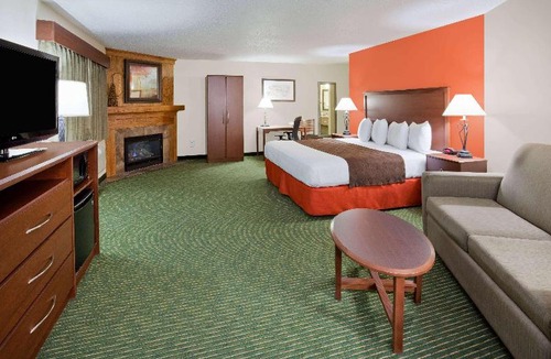Ironwood Hotel | AmericInn by Wyndham Ironwood